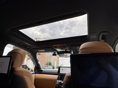2023 Lexus LX photo 3