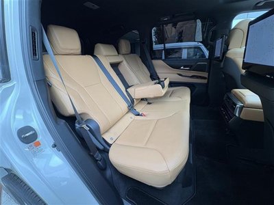 2023 Lexus LX thumbnail 30