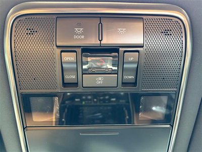 2023 Lexus LX thumbnail 18