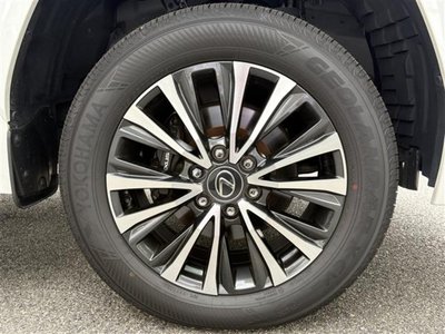 2023 Lexus LX thumbnail 41