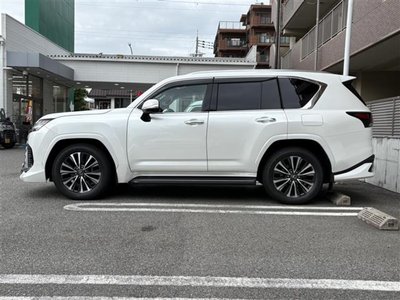 2023 Lexus LX thumbnail 39