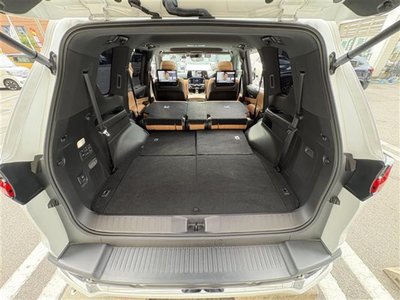 2023 Lexus LX thumbnail 35