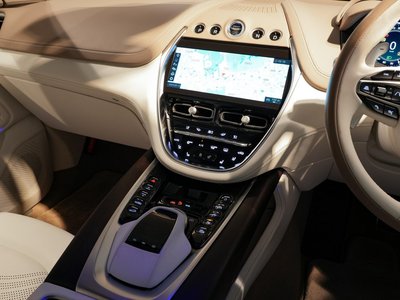 2024 Aston Martin DBX 照片 21