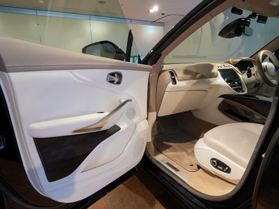2024 Aston Martin DBX 照片 26