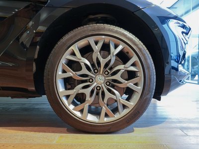 2024 Aston Martin DBX 照片 12