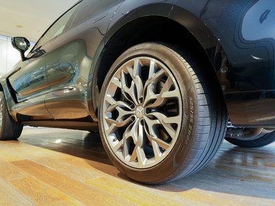 2024 Aston Martin DBX 照片 41