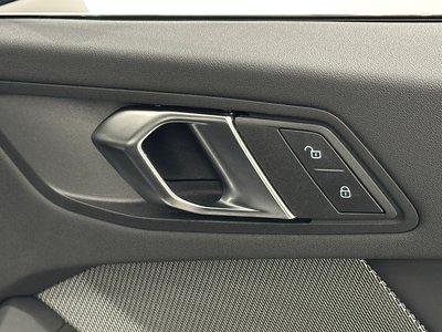 2025 BMW 1 SERIES thumbnail 22