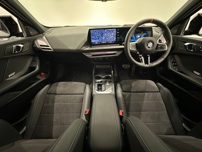 2025 BMW 1 SERIES thumbnail 36