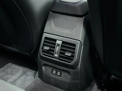 2025 BMW 1 SERIES thumbnail 38