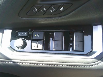 صورة 60 لـ 2024 Toyota LAND CRUISER 300