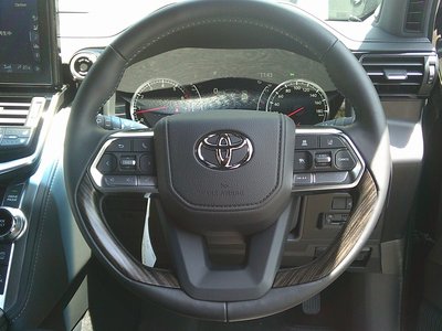 صورة 25 لـ 2024 Toyota LAND CRUISER 300