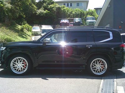 صورة 9 لـ 2024 Toyota LAND CRUISER 300