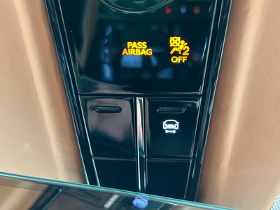 صورة 52 لـ 2024 Aston Martin DB12