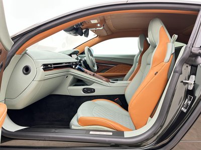 صورة 19 لـ 2024 Aston Martin DB12