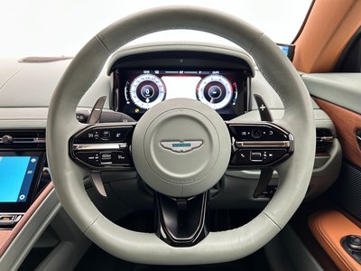 صورة 32 لـ 2024 Aston Martin DB12