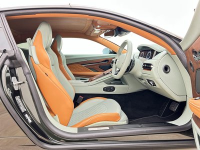 صورة 25 لـ 2024 Aston Martin DB12
