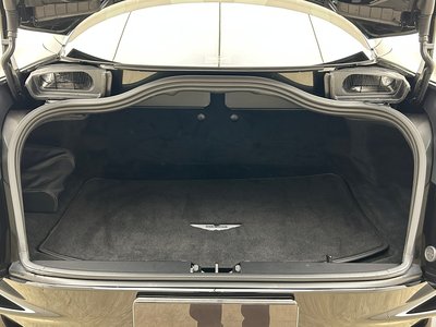 صورة 17 لـ 2024 Aston Martin DB12