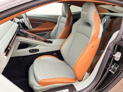 صورة 18 لـ 2024 Aston Martin DB12