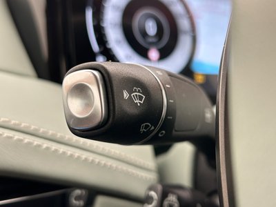 صورة 37 لـ 2024 Aston Martin DB12