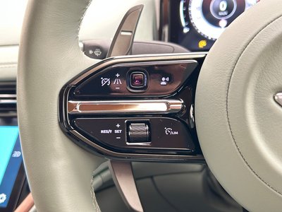 صورة 33 لـ 2024 Aston Martin DB12