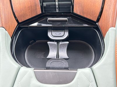 صورة 48 لـ 2024 Aston Martin DB12