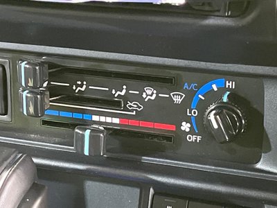 2025 Toyota LAND CRUISER 70 thumbnail 31