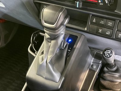 2025 Toyota LAND CRUISER 70 thumbnail 29