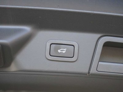 2019 LAND Rover RANGE ROVER VELAR photo 10