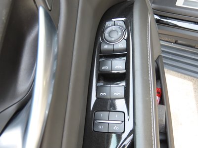 صورة مصغرة 28 لـ 2021 Cadillac ESCALADE