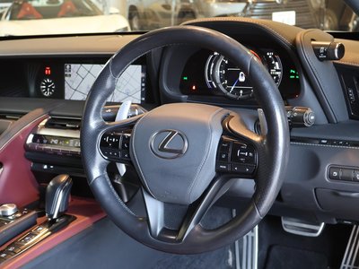2017 Lexus LC photo 9