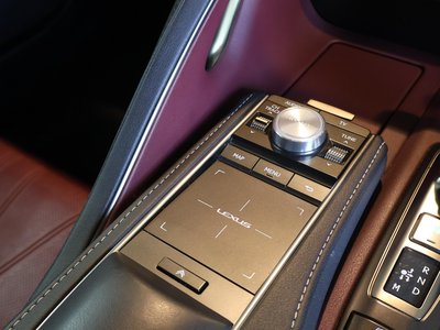 2017 Lexus LC photo 30