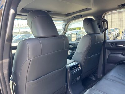 صورة 56 لـ 2025 Toyota LAND CRUISER 250