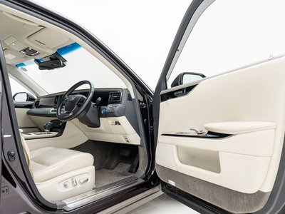 2019 Toyota CENTURY photo 17