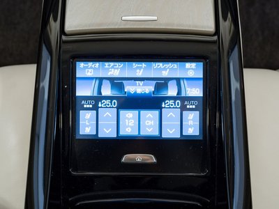 2019 Toyota CENTURY photo 37