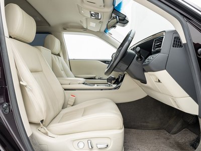 2019 Toyota CENTURY photo 18
