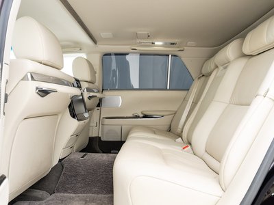 2019 Toyota CENTURY photo 33