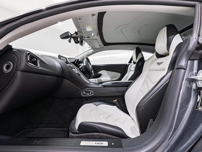 2019 Aston Martin DBS SUPERLEGGERA 照片 8