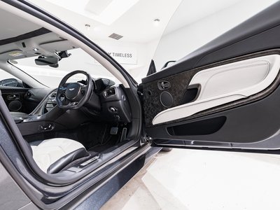 2019 Aston Martin DBS SUPERLEGGERA 照片 34
