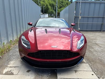2017 Aston Martin DB11 — фото 7