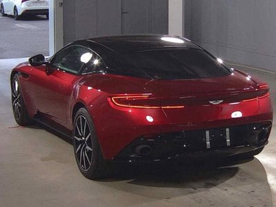 2017 Aston Martin DB11 — фото 5