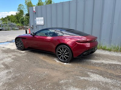 2017 Aston Martin DB11 — фото 13
