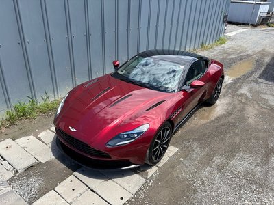 2017 Aston Martin DB11 — фото 41