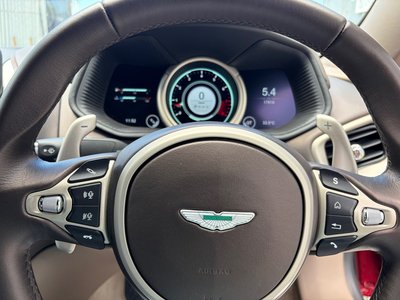 2017 Aston Martin DB11 — фото 22
