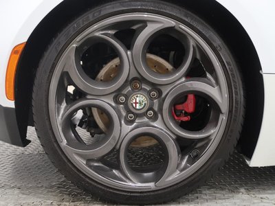 صورة 44 لـ 2015 ALFA Romeo 4C