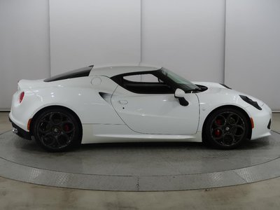 صورة 8 لـ 2015 ALFA Romeo 4C