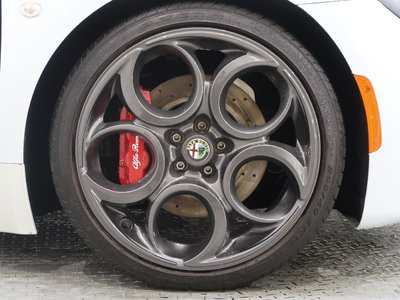 صورة 43 لـ 2015 ALFA Romeo 4C