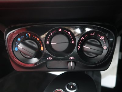 صورة 37 لـ 2015 ALFA Romeo 4C