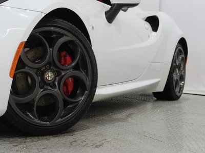 صورة 24 لـ 2015 ALFA Romeo 4C