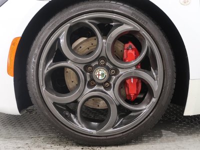 صورة 46 لـ 2015 ALFA Romeo 4C