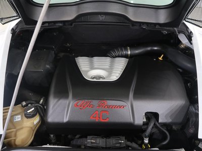 صورة 23 لـ 2015 ALFA Romeo 4C